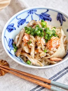 秋たっぷり♡『鮭ときのこの炊き込みご飯』-レシピのメイン写真