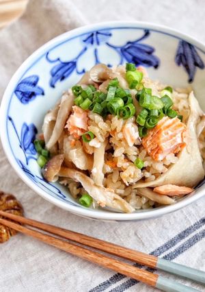 秋たっぷり♡『鮭ときのこの炊き込みご飯』-レシピのメイン写真