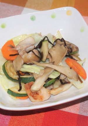 【調味料不要】鶏と野菜の塩昆布炒め-レシピのメイン写真