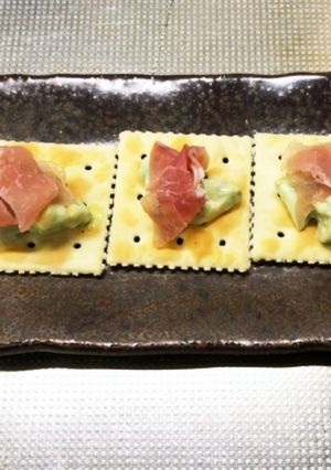 おつまみ　生ハム&アボカド-レシピのメイン写真