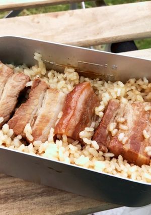 メンスティンで角煮の炊き込みご飯-レシピのメイン写真