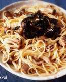 大盛！満腹！シメジとサバの水煮缶パスタ