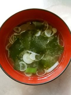 とろけるワカメのテキトー味噌汁-レシピのメイン写真