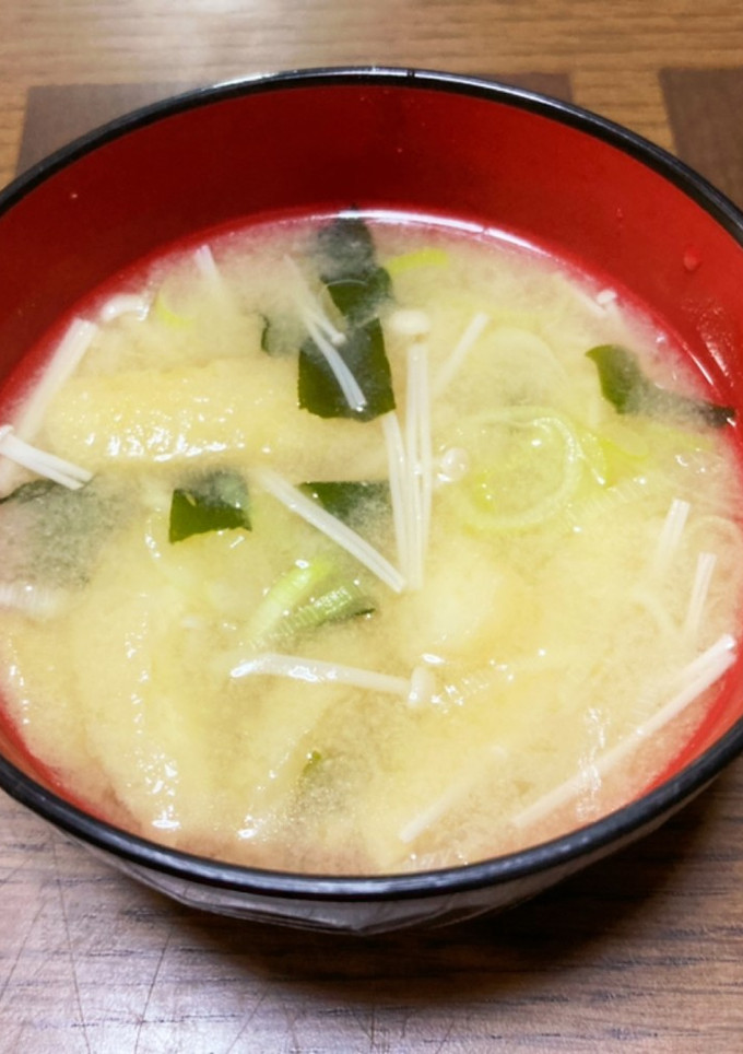 基本の味噌汁。えのき、長ネギ、油揚げ。-レシピのメイン写真