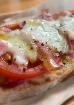 フレッシュトマトとチーズのトースト-レシピのメイン写真