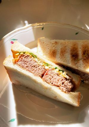 ハンバーグサンド〜お一人様朝食〜-レシピのメイン写真