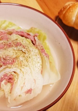 コンビーフを挟んだキャベツのコンソメ煮-レシピのメイン写真
