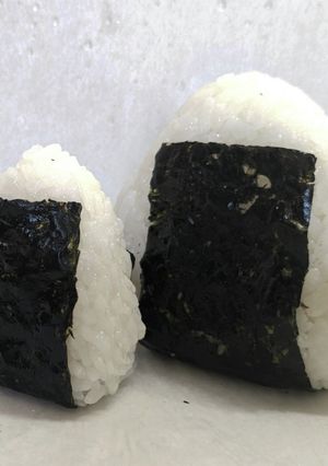 適当!三角塩おにぎり/おむすびにぎりかた-レシピのメイン写真