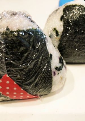 今日はおにぎり弁当(梅ワカメ)-レシピのメイン写真