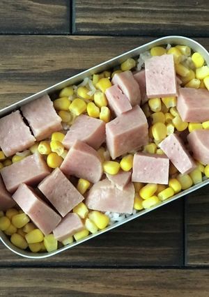 メスティンでスパムとコーンの炊き込みご飯-レシピのメイン写真