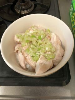 蒸し鶏のネギ塩ダレのせ-レシピのメイン写真