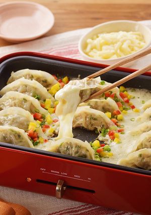 ホットプレートで北海道♪チーズ餃子-レシピのメイン写真