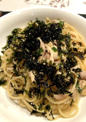 ロティサリーチキンで醤油バターネギパスタ-レシピのメイン写真