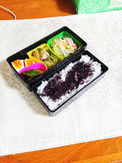 生姜焼き、胡瓜キムチ入りお弁当です-レシピのメイン写真