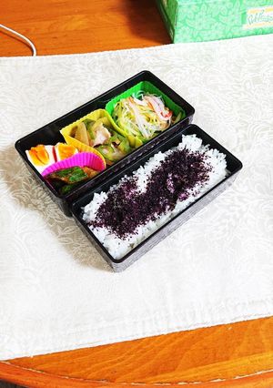 生姜焼き、胡瓜キムチ入りお弁当です-レシピのメイン写真