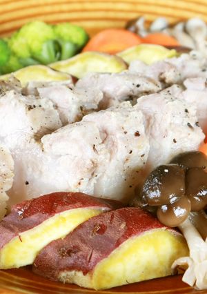 脂おとして♪蒸し豚バラ肉のさつまいも添え-レシピのメイン写真