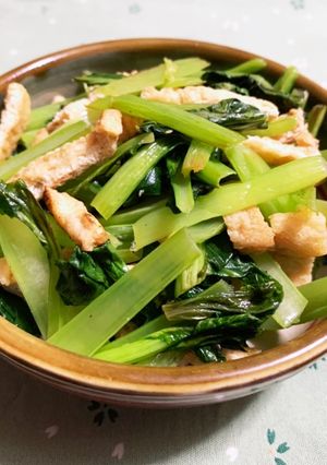 シンプル♪小松菜と油揚げの炒め物-レシピのメイン写真