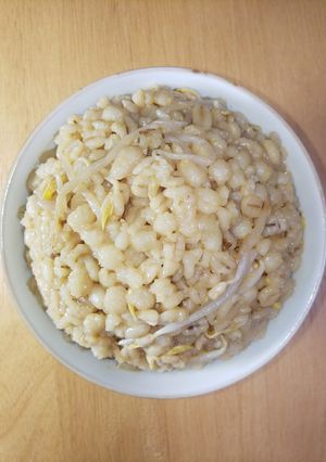 100%押し麦の麦味噌 黒豆もやし麦飯-レシピのメイン写真