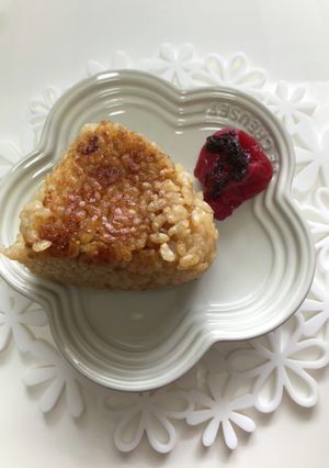 玄米ご飯のにんにくバター焼きおにぎりメモ-レシピのメイン写真