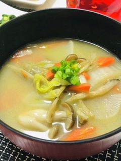 白菜と根菜ときのこの具沢山お味噌汁-レシピのメイン写真