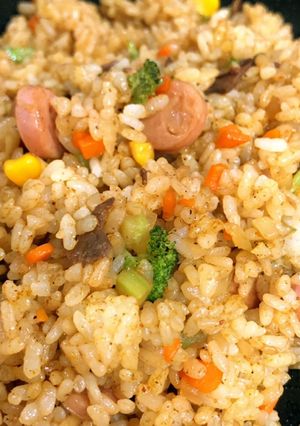 ウチのアレ♡簡単一品！旨辛カレー炒飯-レシピのメイン写真