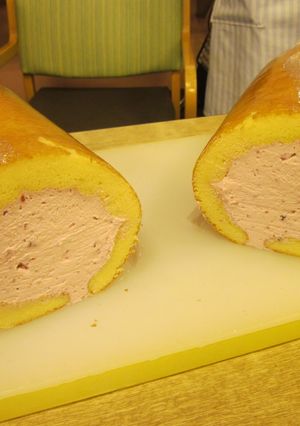 ベリーロールケーキ-レシピのメイン写真
