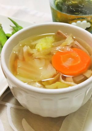 醤油をプラス・ほっとするコンソメスープ-レシピのメイン写真