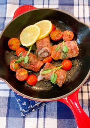 豚バラ肉でくるくるサルティンボッカ-レシピのメイン写真