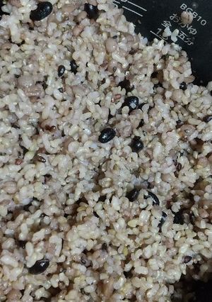 黒いんげん豆の赤飯(雑穀玄米ご飯)-レシピのメイン写真