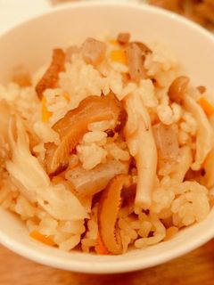秋の香り!きのこ炊き込みご飯-レシピのメイン写真