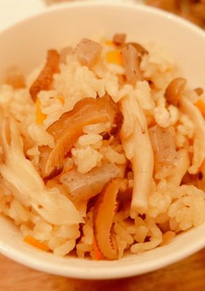 秋の香り！きのこ炊き込みご飯-レシピのメイン写真