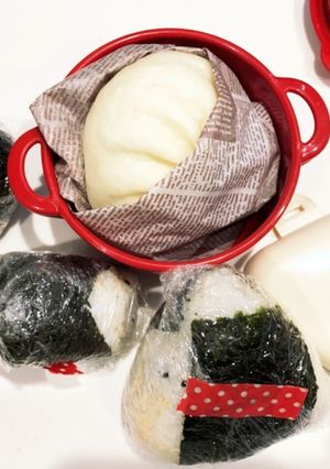 今日はおにぎり弁当(長男用)肉まん付き-レシピのメイン写真