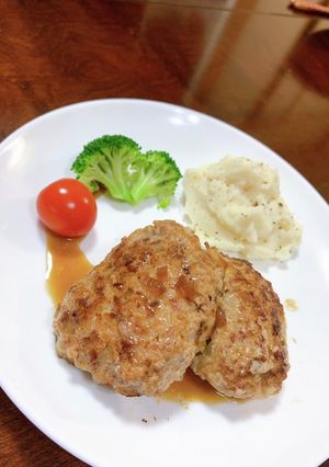 びっくりドンキー店員が作る絶品ハンバーグ-レシピのメイン写真