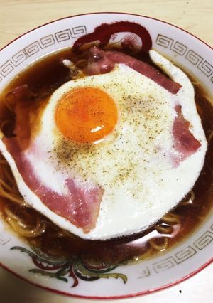 ベーコンエッグラーメン-レシピのメイン写真