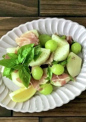 梨とぶどうの生ハムレモンマリネ-レシピのメイン写真
