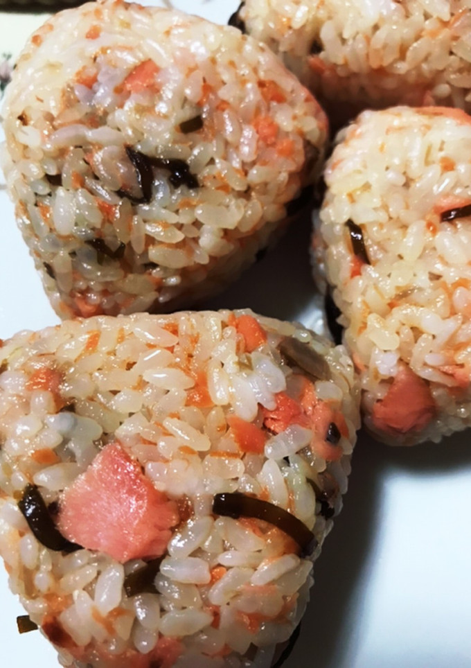 簡単！鮭の混ぜご飯-レシピのメイン写真