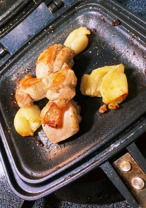 ホットサンドメーカーでガリバタチキン！-レシピのメイン写真