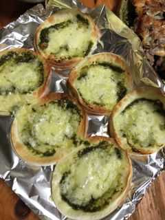 餃子の皮とジェノベーゼソースのピザ風-レシピのメイン写真