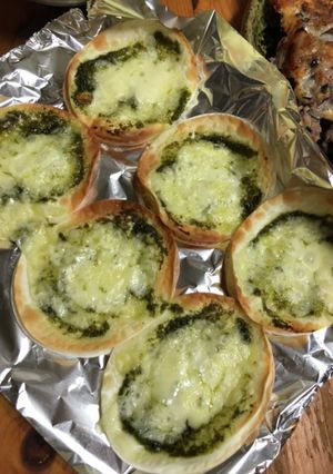 餃子の皮とジェノベーゼソースのピザ風-レシピのメイン写真