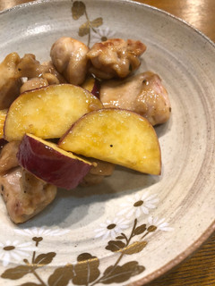 さつまいもと鶏モモ肉の甘酢炒め-レシピのメイン写真