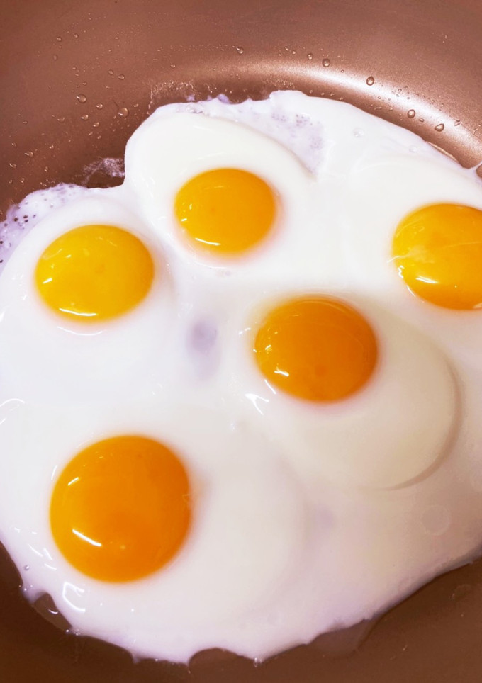 忙しい朝でも簡単みんなの目玉焼き-レシピのメイン写真