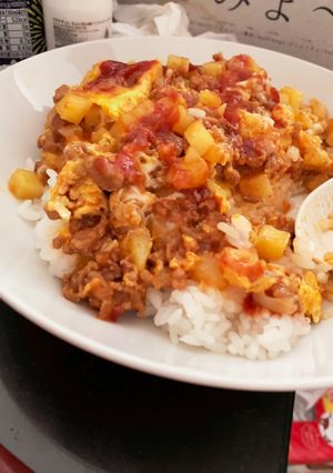 ポテトミンチのオムレツ丼-レシピのメイン写真