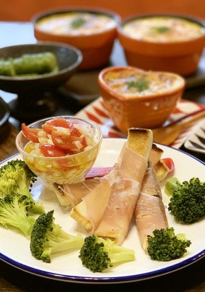 生ハム巻きトースト・フレッシュトマト添え-レシピのメイン写真