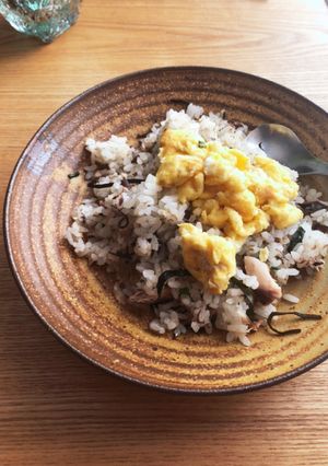 鯖缶と塩昆布のチャーハン-レシピのメイン写真