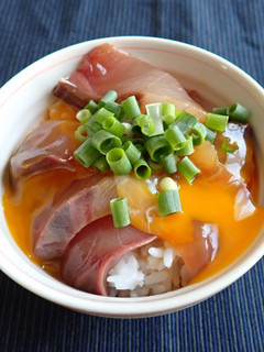 ブリの漬け丼-レシピのメイン写真