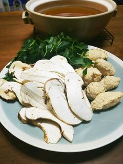 松茸ととり団子のお鍋-レシピのメイン写真