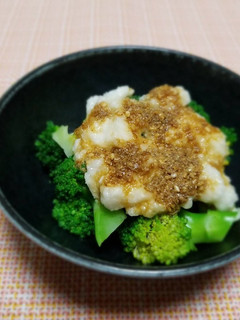 ブロッコリーとたたき長いものごま酢がけ-レシピのメイン写真