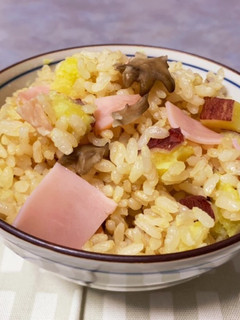 ほかほか!ハムと秋の味覚入りご飯-レシピのメイン写真