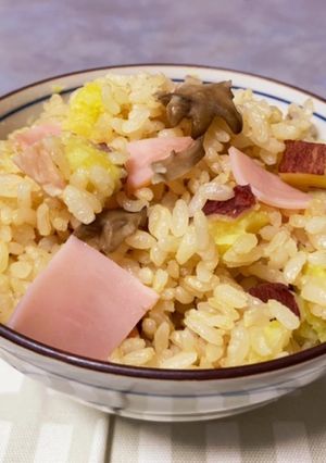 ほかほか！ハムと秋の味覚入りご飯-レシピのメイン写真