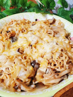 とろ~りチーズときのこの焼き醤油ラーメン-レシピのメイン写真